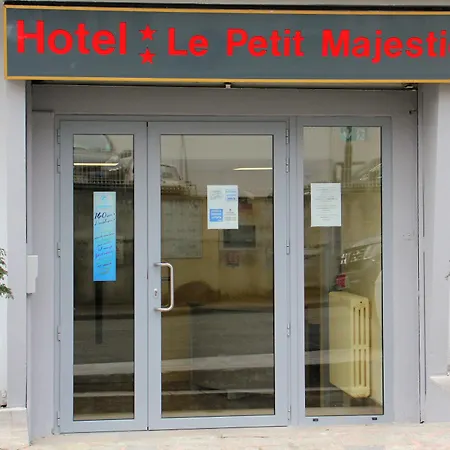 Le Petit Majestic Hotel 2*
