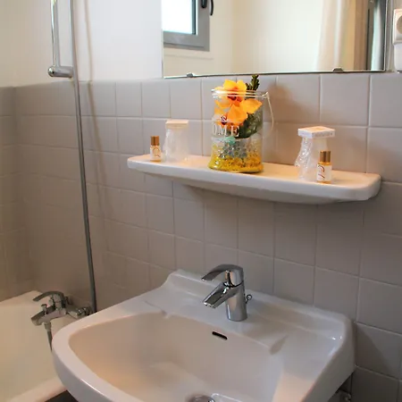 Le Petit Majestic Hotel