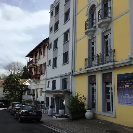 Le Petit Majestic